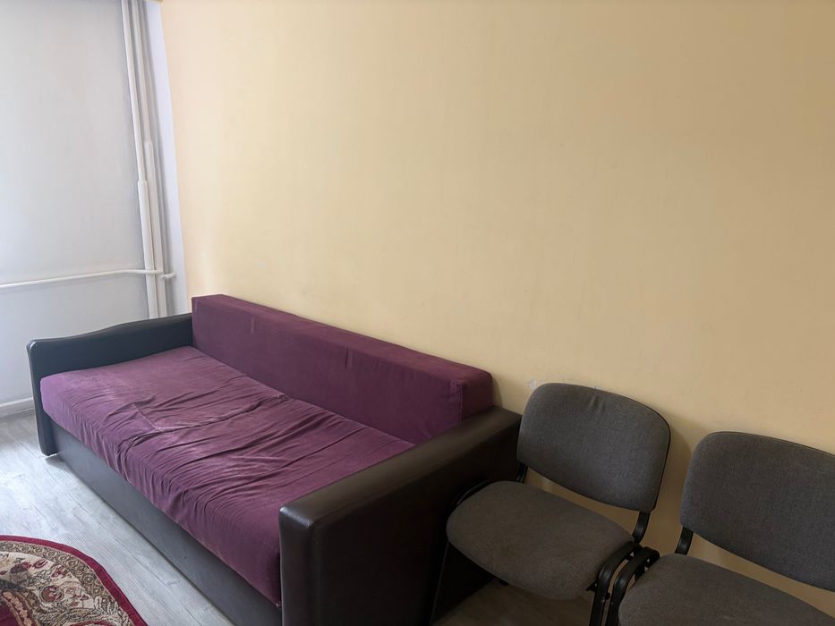 Ofer spre închiriere garsonieră în zona CET
