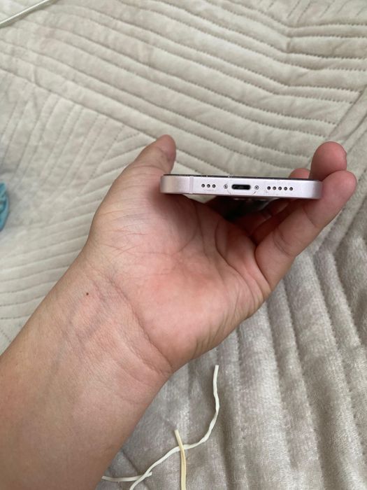 iPhone 13 в идеальном состоянии