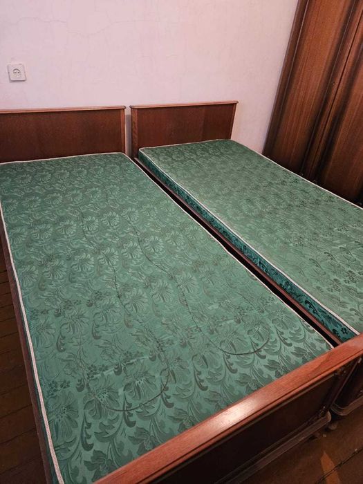 Продам спальный гарнитур