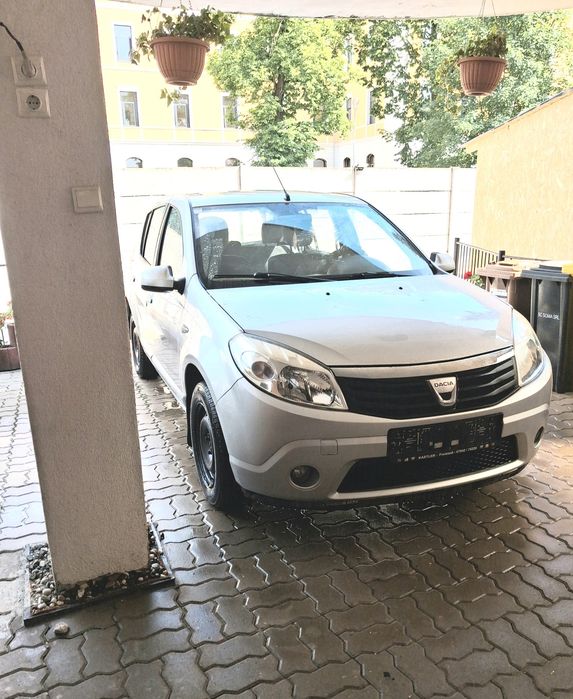 Vând.     sandero