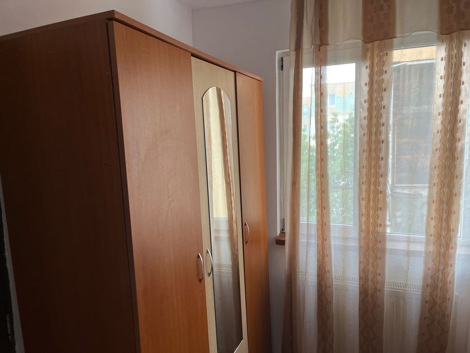 Inchiriez apartament cu 2 camere, zona Olari