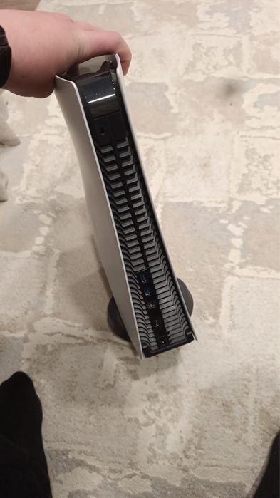 Пс 5 почти новая