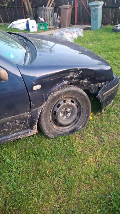 Vând Wv gol 4, 1,6 pe GPL lovit partea dreapta roata