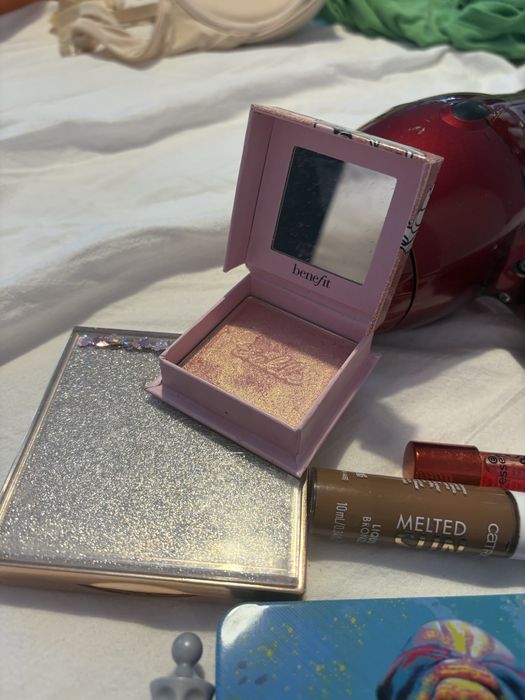 Гримове на бенефит и други