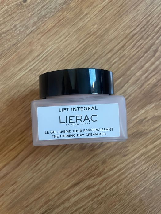 Крем за лице Lierac