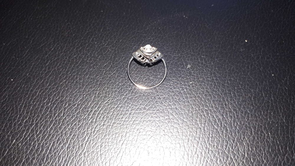 обеци  и  пръстен - 2 бр.