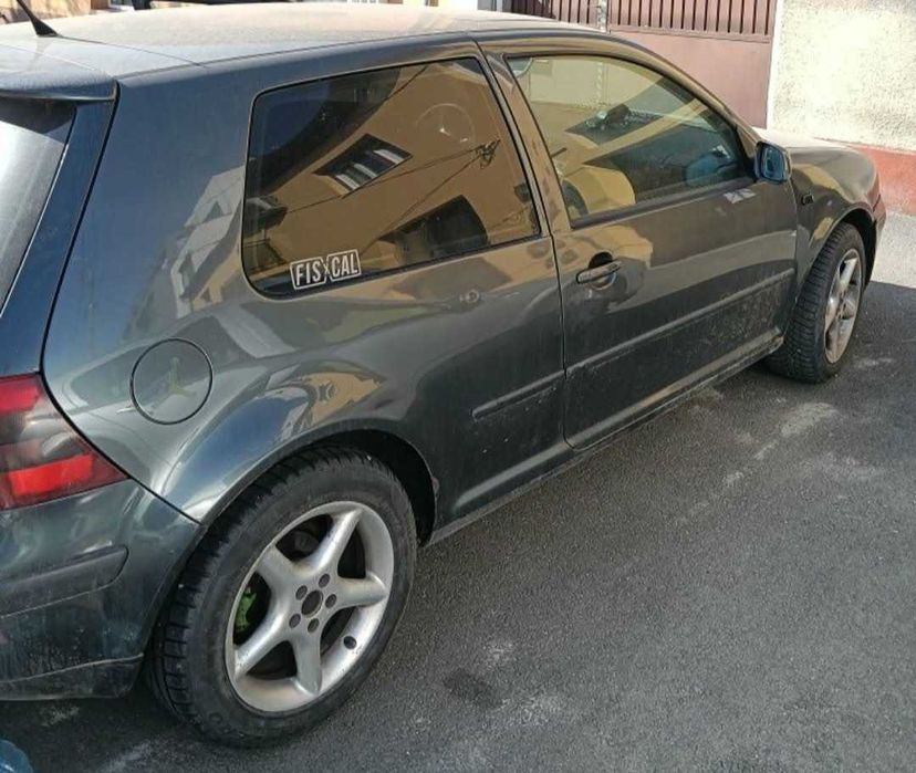 Golf 4 Mașină economică cu GPL, trapă și încălzire în scaune – ideală pentru navetă / începători