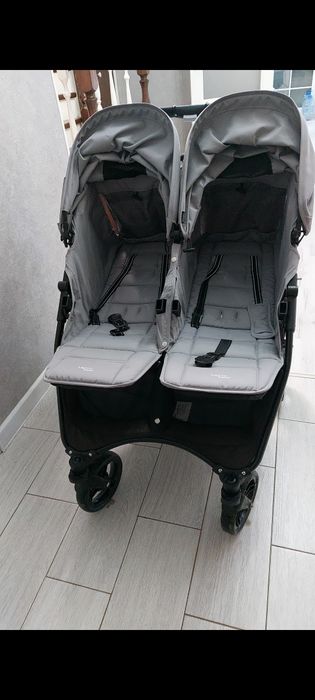 Коляска для двойни