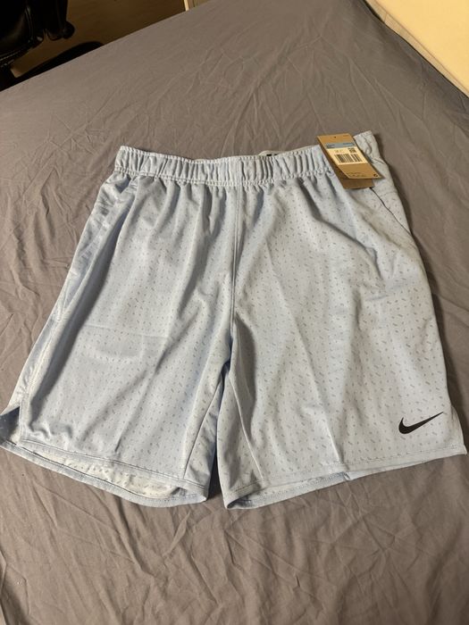 Nike дишащ екип Чисто нов