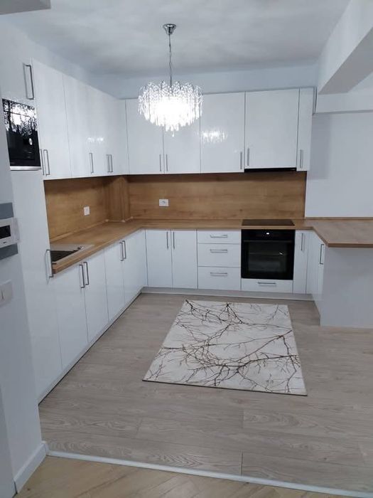 Vand apartament cu doua camere
