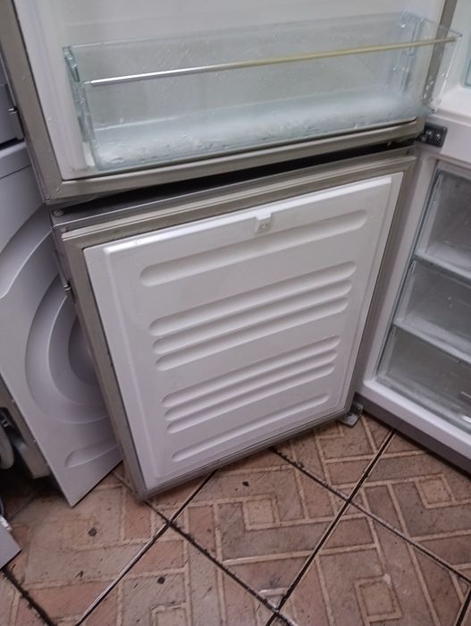 Иноксов комбиниран хладилник с фризер Миеле Miele с 2 години гаранция!