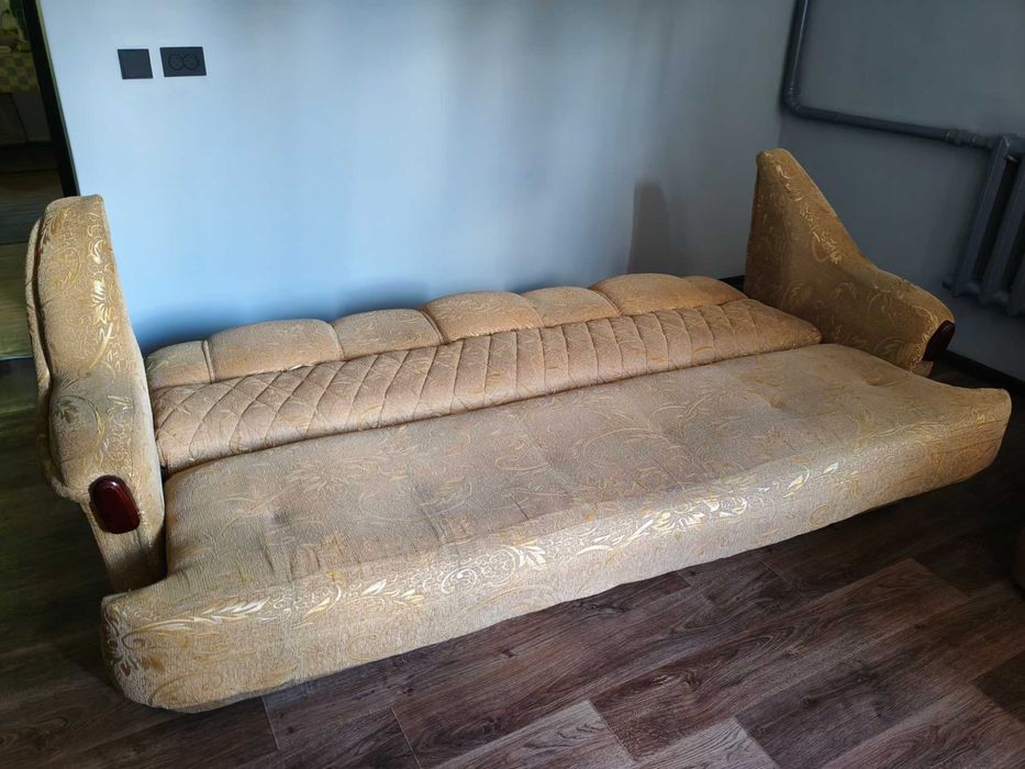 Продам диван с креслами