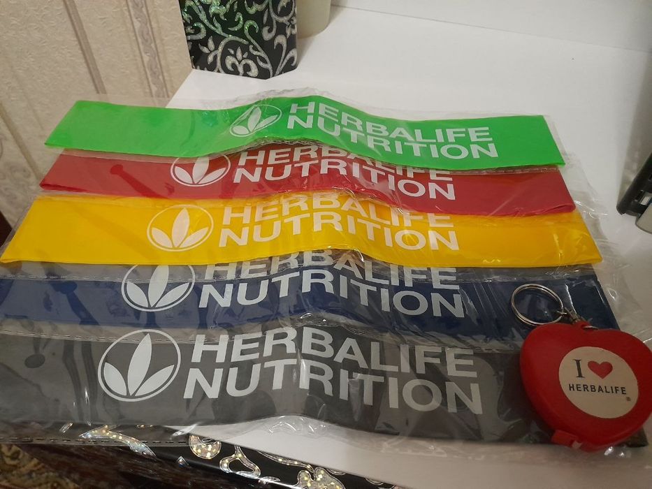 Продаётся значки,спортивные резинки,фартук,шейкер,