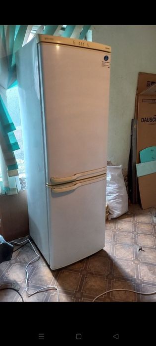 Холодильник Samsung