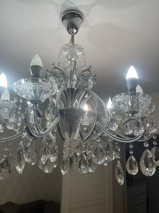 Продаю люстру в отличном состоянии