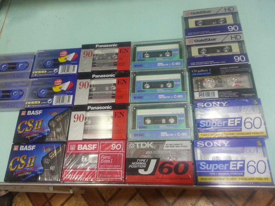 аудиокассеты в отличном состоянии есть и новые запечатанные
