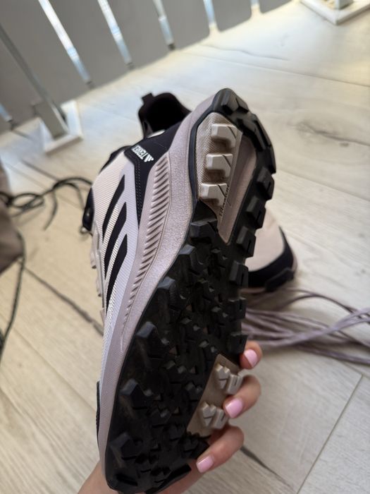 Ботинки Adidas модель IE3889