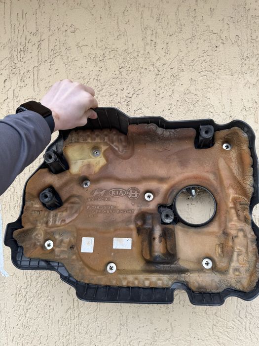 Крышка двигателя от Кия Оптима