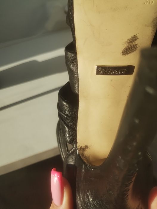 Високи черни токчета