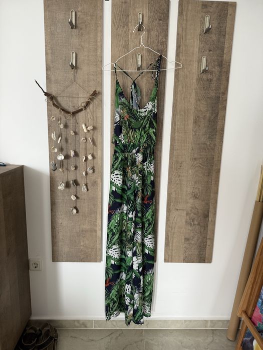 Летен дамски гащеризон с гол гръб и волани р-р S