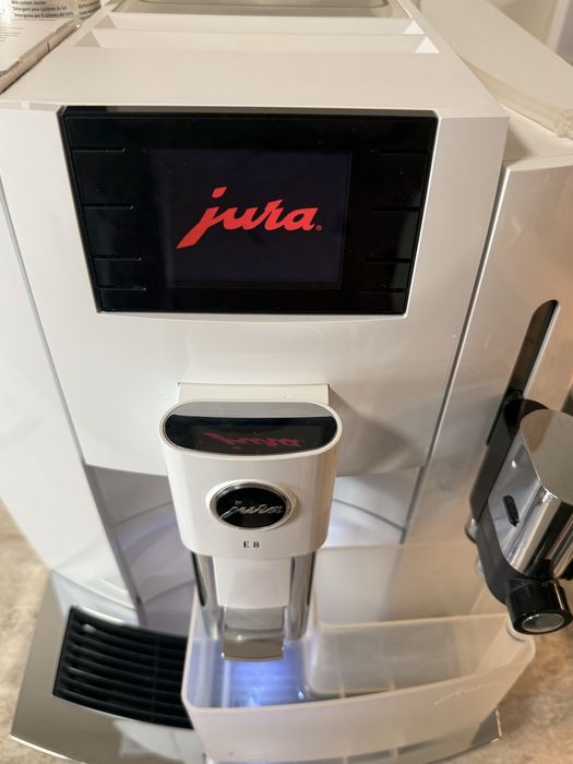 Кафеавтомат Jura E8 Pianno White