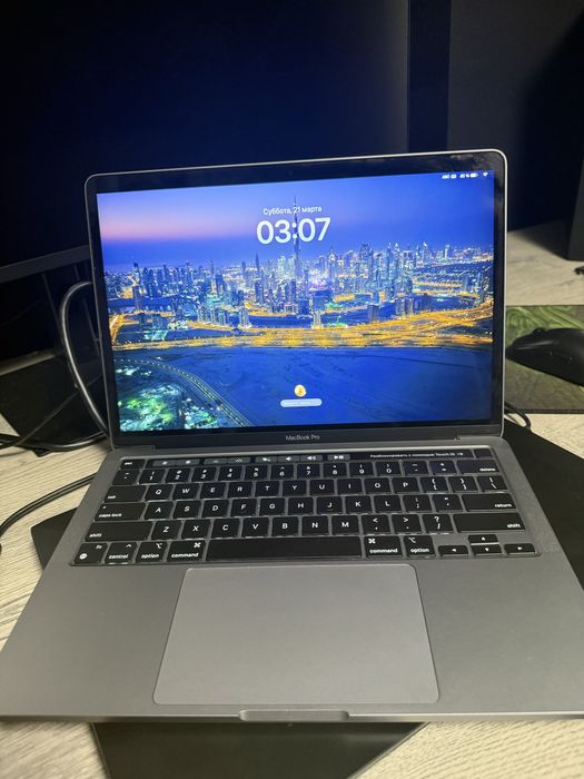 Продам MacBook Pro 13 (2020, M1)