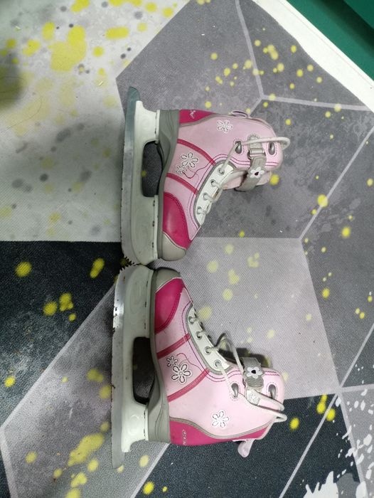 Продам коньки для девочек размер 32