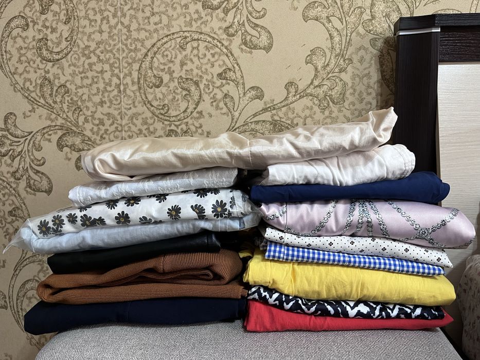 Продам Женскую одежду в количестве  15 единиц