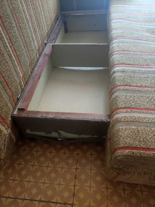 Продам Диван раскладной.