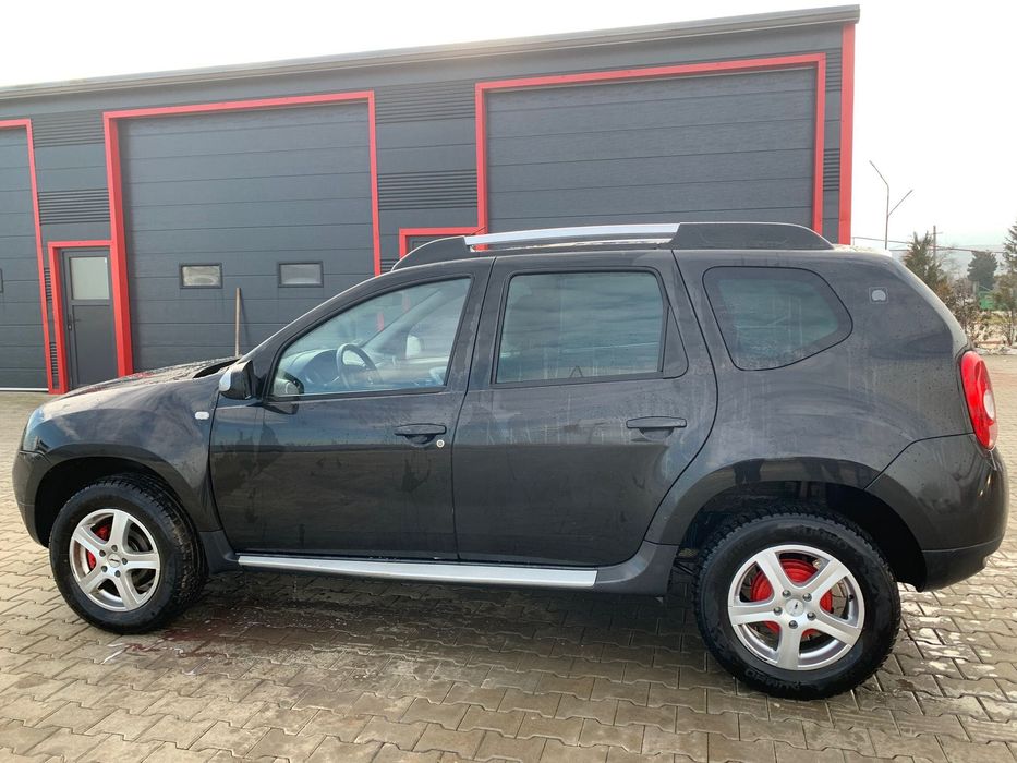 Vând Dacia Duster  4x4