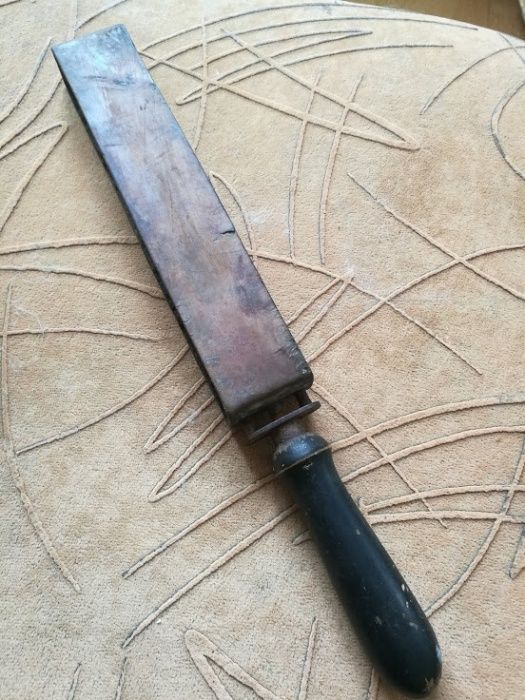 стар кожен масат над 100годишен