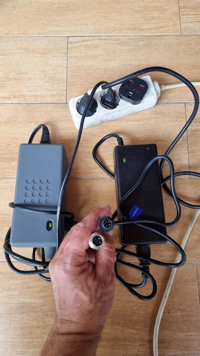 Încărcător original 5 pini bicicleta trotineta electrica 29,4V42V54,6V