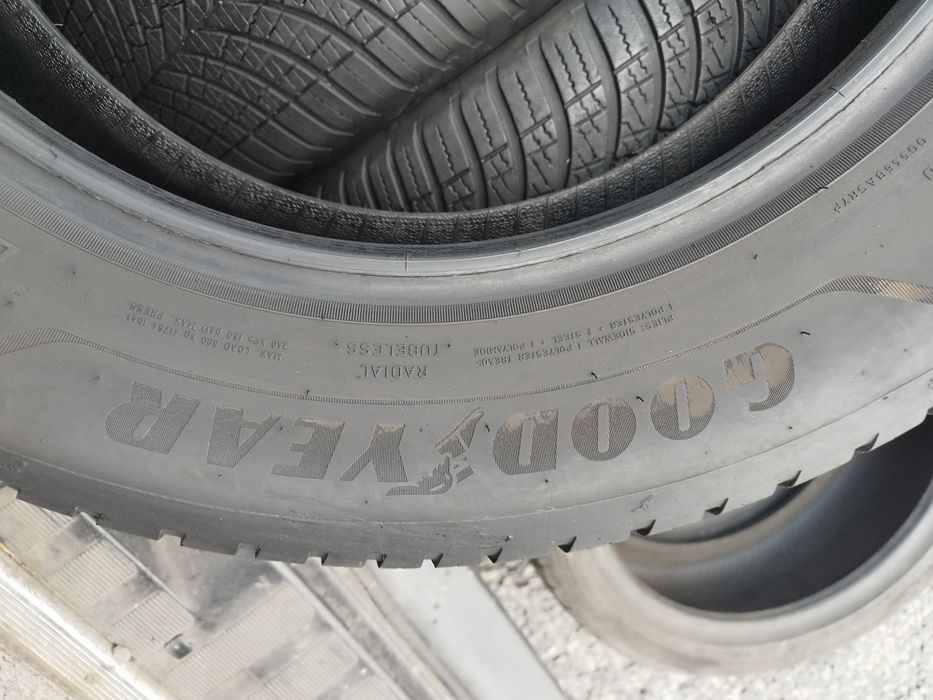 215-60-17 Goodyear Vector 4 SEASONS Gen 3