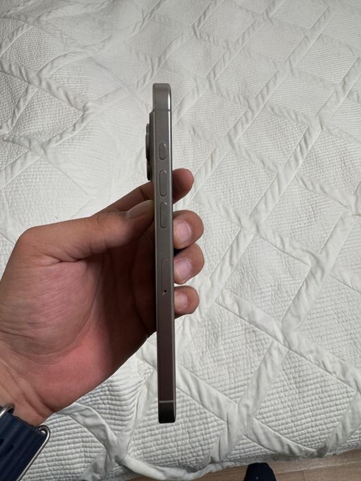 Срочно iPhone 16 pro max продам
