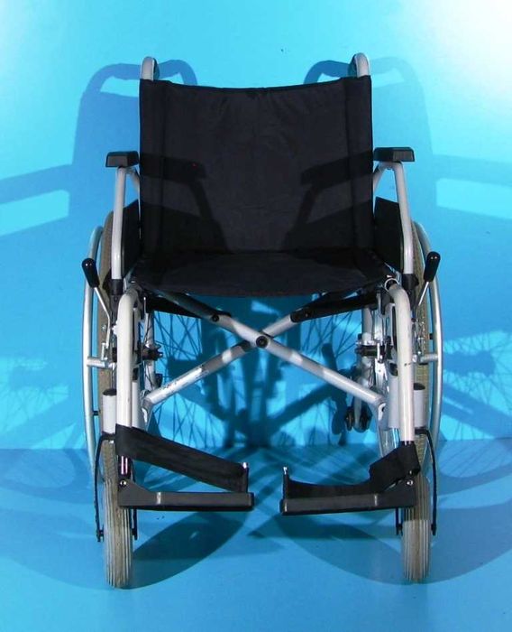 Scaun cu rotile invalizi B+B - latime sezut 48 cm