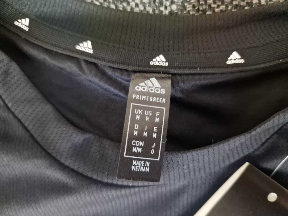 Чисто нова Оригинална Тениска Adidas Sportswear