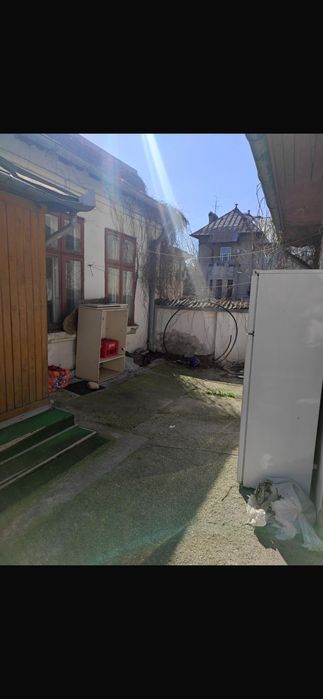 Închiriez casă în Calea Călărașilor ca spațiu pentru depozit
