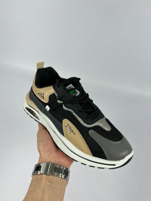 Продам кроссовки