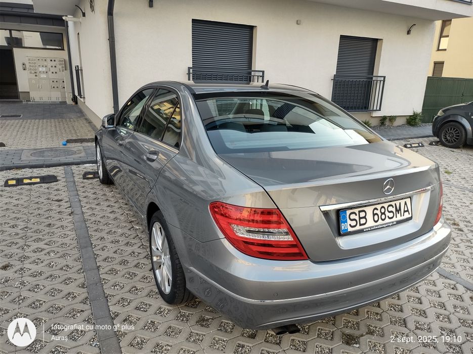 Vând Mercedes Benz C class 180