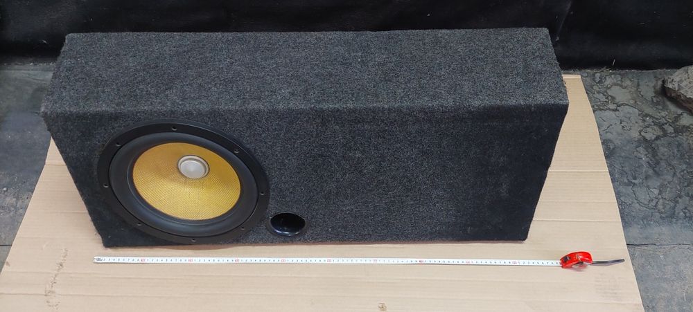 Сабвуфер в авто...