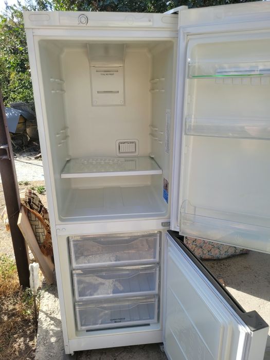 Холодильник Indesit