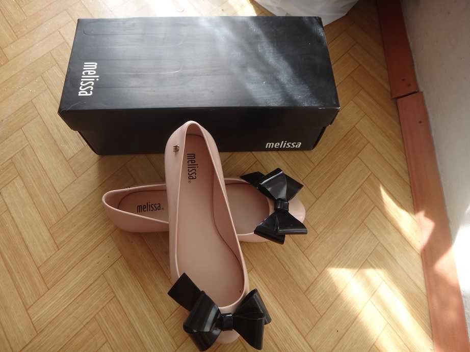 Melissa Пастелнорозови гумени пантофки с панделка 37 номер