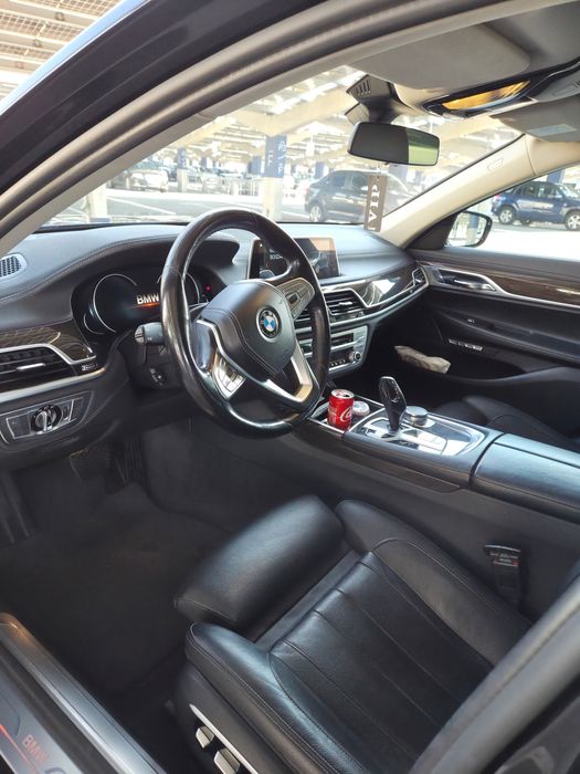 Bmw seria 7 model long