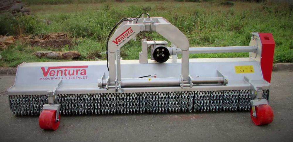 Tocatoare PROFESIONALE resturi vegetale reversibil,tractoare 45-95 cai