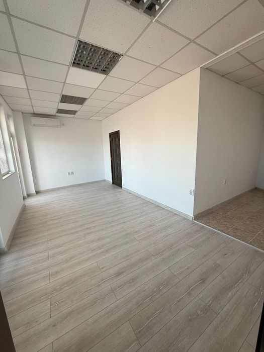 Дава се под наем Офис в Велико Търново, Акация - 160 кв.м за 1300 € - Снимка #2