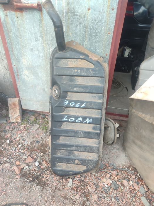 Продам бензобак  мерседес Фольксваген