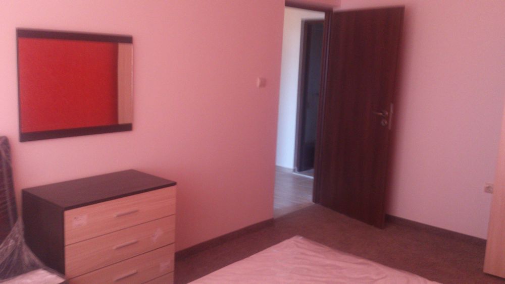 Дава се под наем Тристаен апартамент в Велико Търново, Център - 98 кв.м за 357 € - Снимка #3