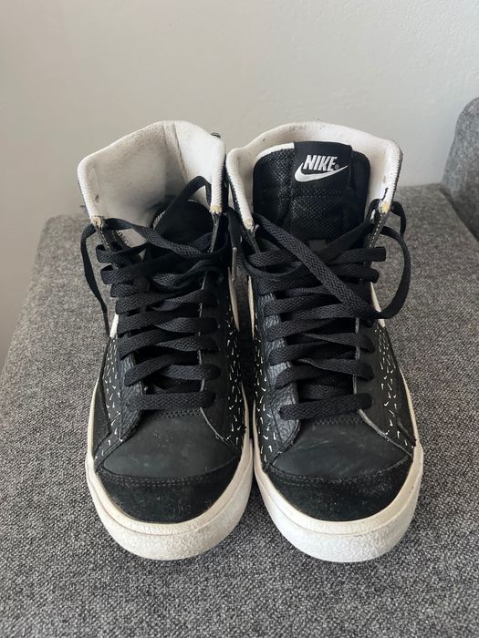 Vând adidași Nike Blazer Mid