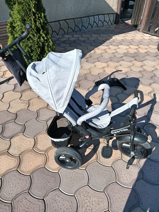 Vând cărucior si tricicleta