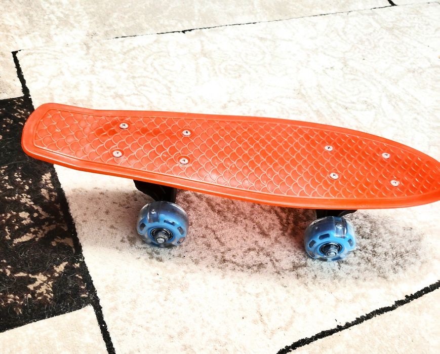 Skateboard cu leduri